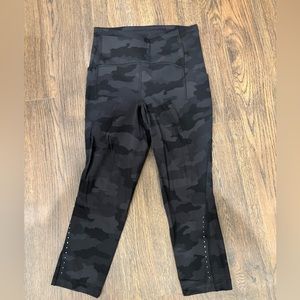 SZ 4 lululemon swift speed camo cropped legging
